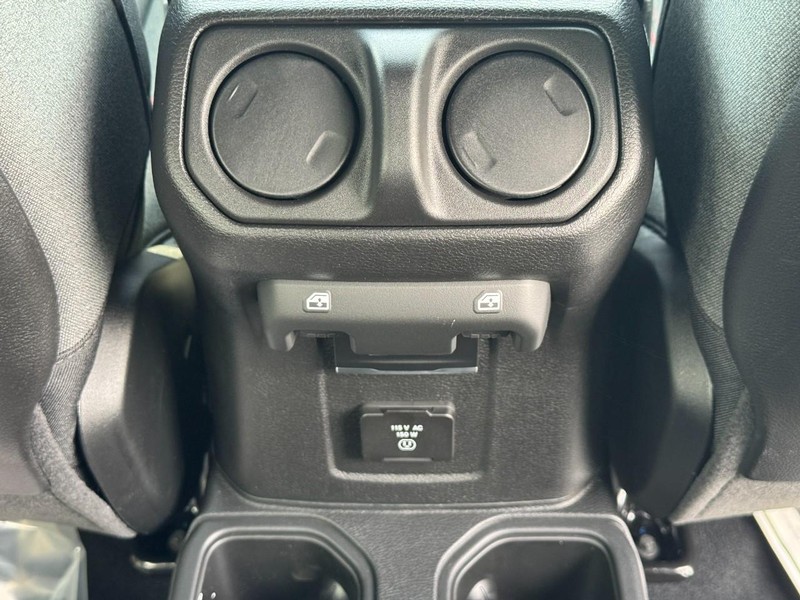Jeep Wrangler Vehicle Full-screen Gallery Image 6