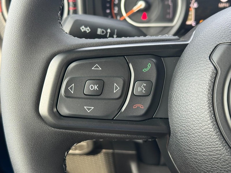 Jeep Wrangler Vehicle Full-screen Gallery Image 13