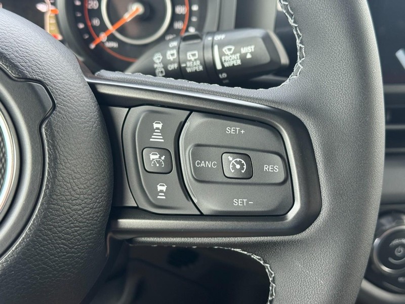 Jeep Wrangler Vehicle Full-screen Gallery Image 14