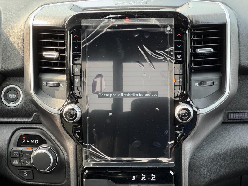 Ram 1500 Vehicle Full-screen Gallery Image 10