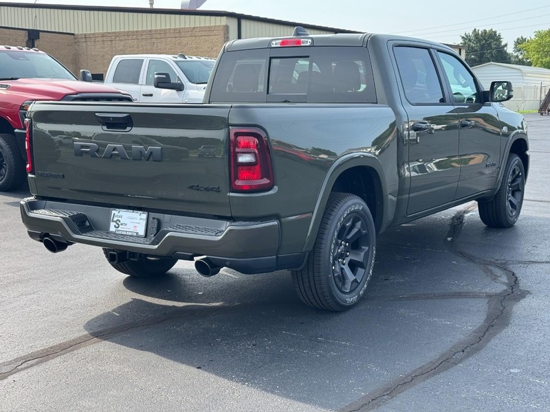 Ram 1500 Vehicle Full-screen Gallery Image 4