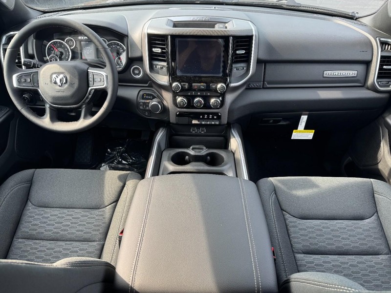 Ram 1500 Vehicle Full-screen Gallery Image 7