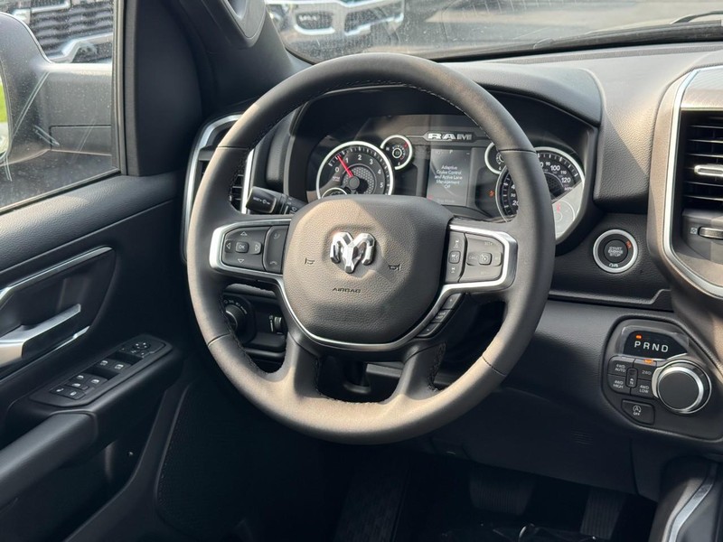 Ram 1500 Vehicle Full-screen Gallery Image 8