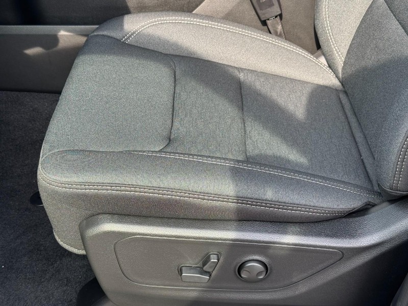 Ram 1500 Vehicle Full-screen Gallery Image 12