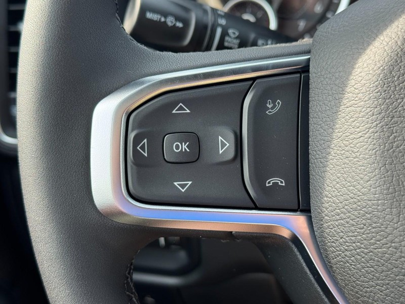 Ram 1500 Vehicle Full-screen Gallery Image 14
