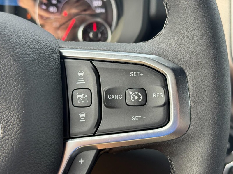 Ram 1500 Vehicle Full-screen Gallery Image 15
