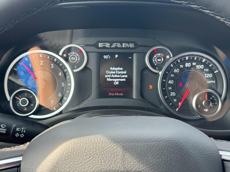 Ram 1500 Vehicle Full-screen Gallery Image 16
