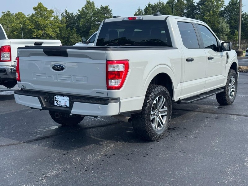 Ford F-150 Vehicle Full-screen Gallery Image 3