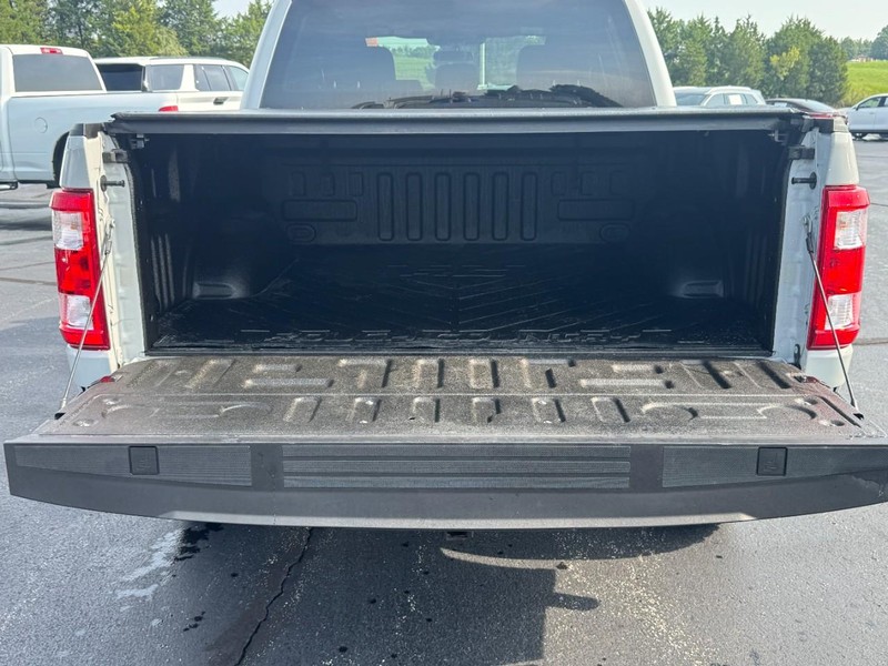 Ford F-150 Vehicle Full-screen Gallery Image 4