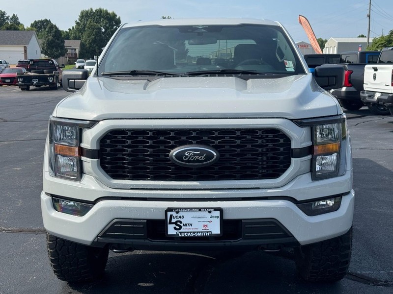 Ford F-150 Vehicle Full-screen Gallery Image 8