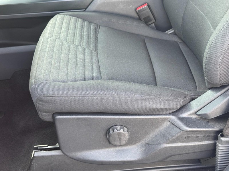 Ford F-150 Vehicle Full-screen Gallery Image 14