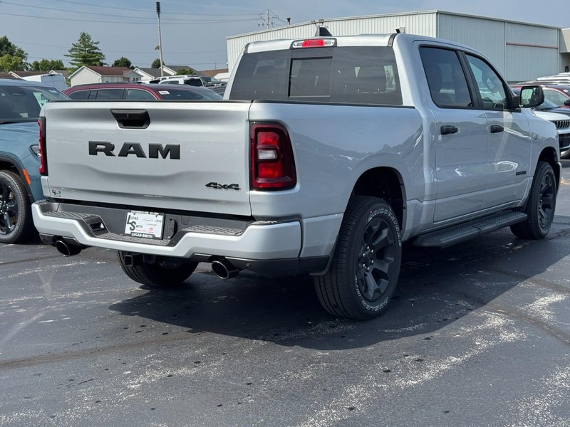 Ram 1500 Vehicle Full-screen Gallery Image 4