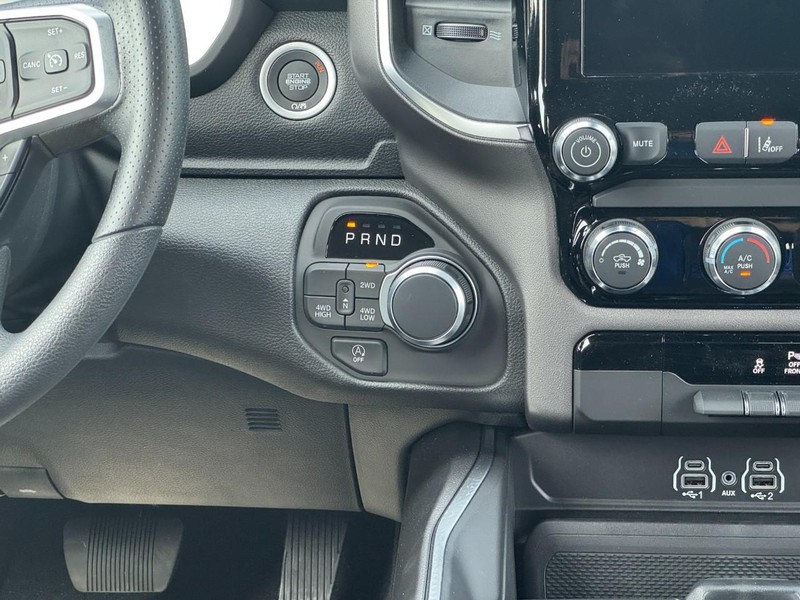 Ram 1500 Vehicle Full-screen Gallery Image 9