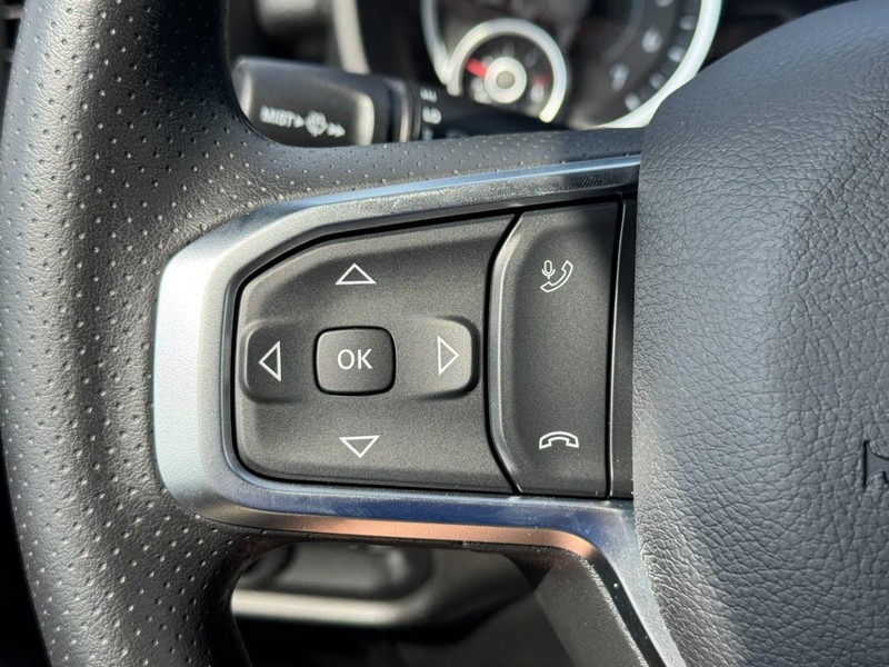 Ram 1500 Vehicle Full-screen Gallery Image 13