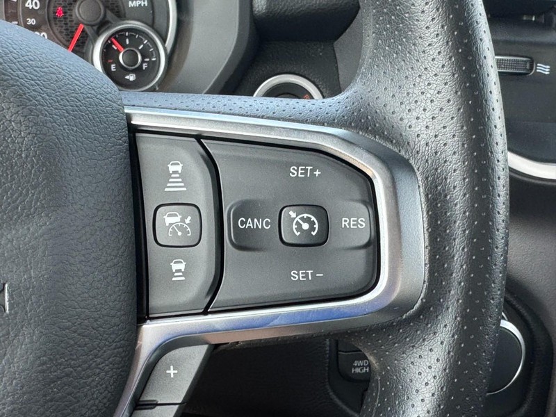 Ram 1500 Vehicle Full-screen Gallery Image 14