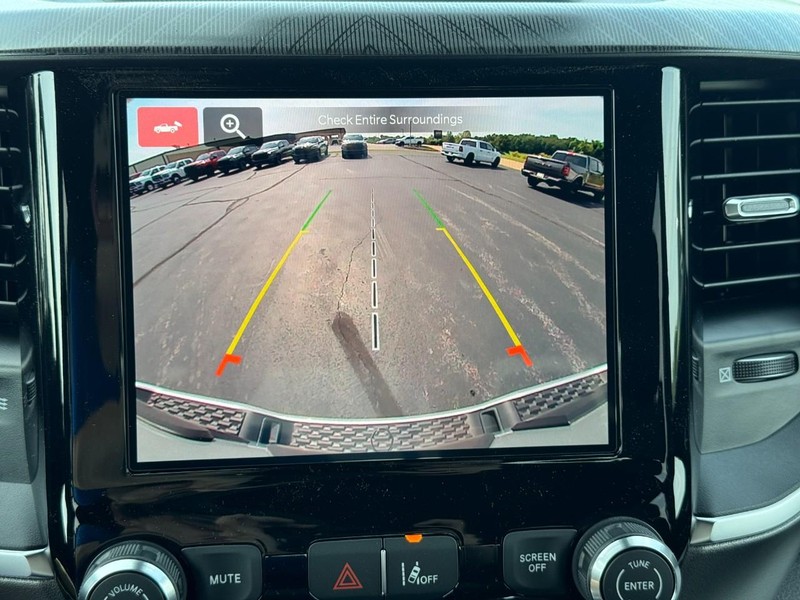 Ram 1500 Vehicle Full-screen Gallery Image 16