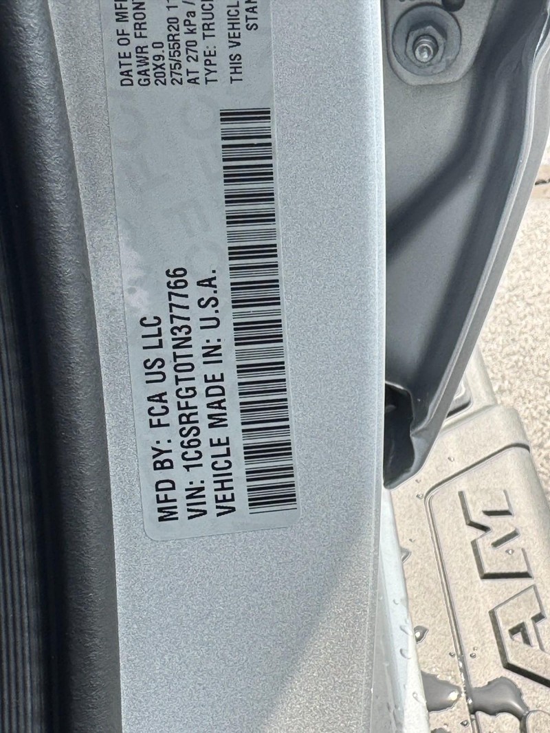 Ram 1500 Vehicle Full-screen Gallery Image 17