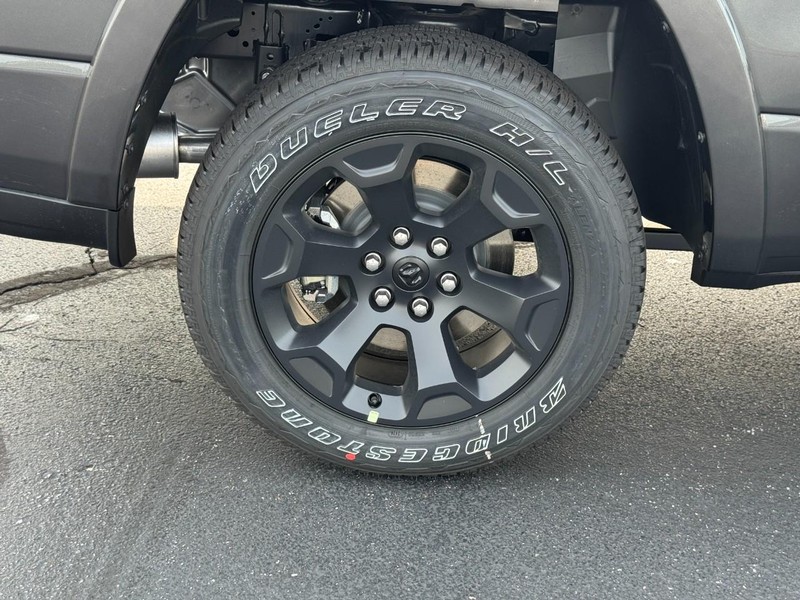 Ram 1500 Vehicle Full-screen Gallery Image 3