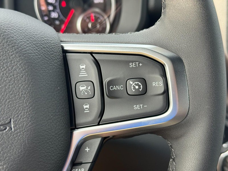 Ram 1500 Vehicle Full-screen Gallery Image 15