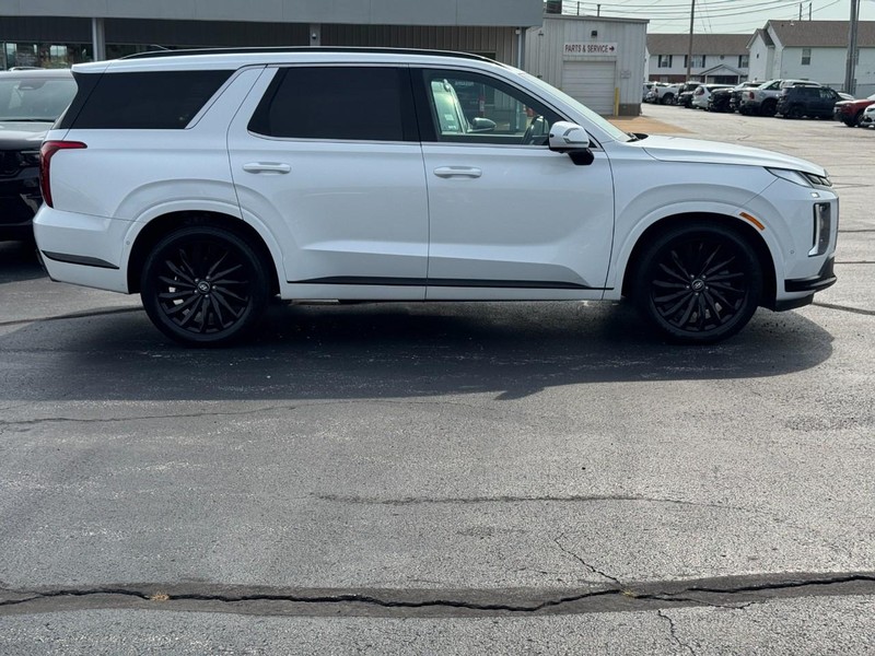 Hyundai Palisade Vehicle Full-screen Gallery Image 02