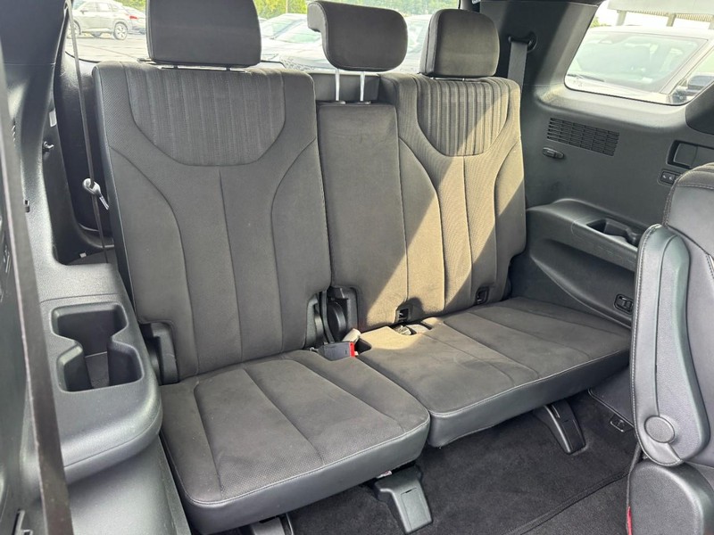 Hyundai Palisade Vehicle Full-screen Gallery Image 11