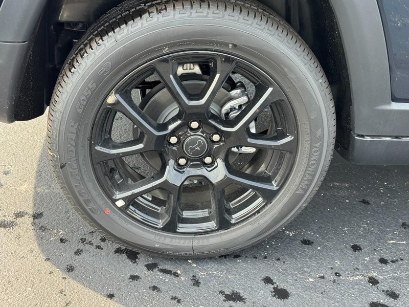 Jeep Compass Vehicle Full-screen Gallery Image 3
