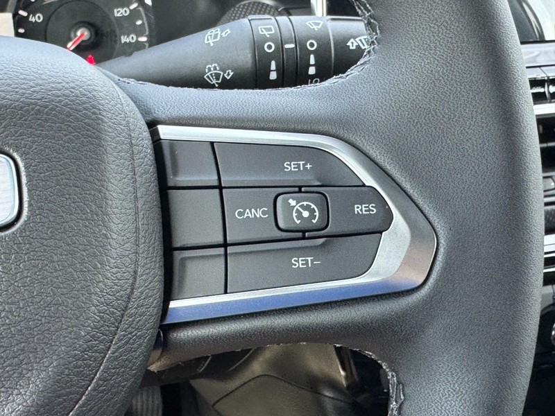Jeep Compass Vehicle Full-screen Gallery Image 15