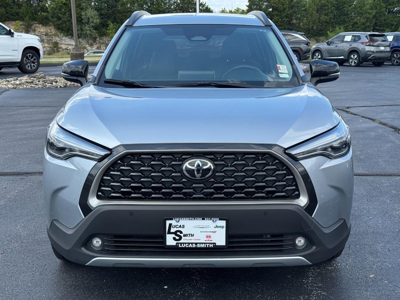 Toyota Corolla Cross Vehicle Full-screen Gallery Image 10