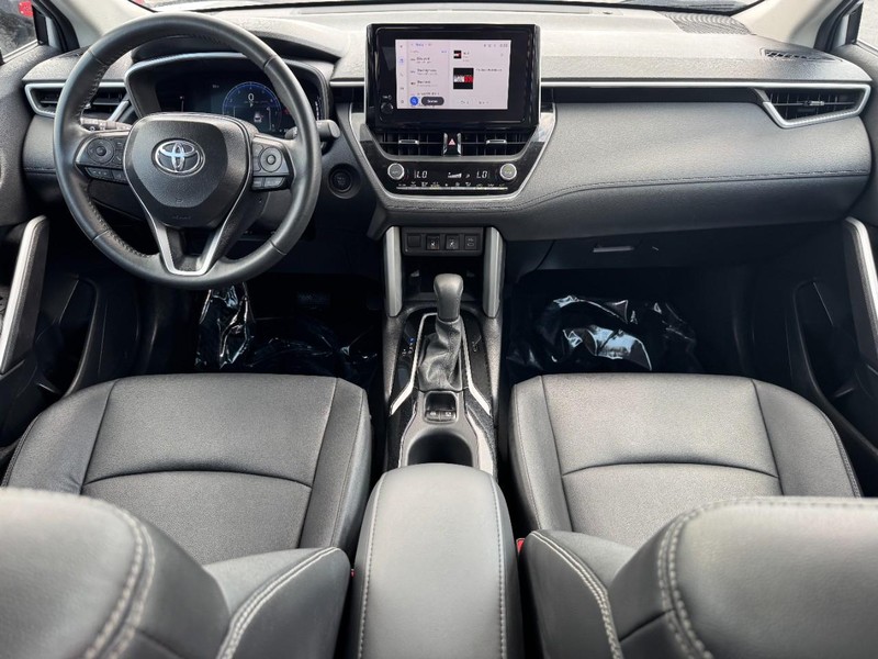 Toyota Corolla Cross Vehicle Full-screen Gallery Image 13