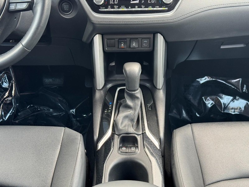 Toyota Corolla Cross Vehicle Full-screen Gallery Image 16