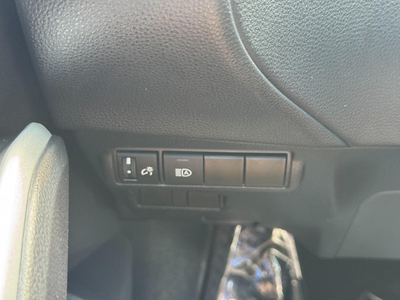 Toyota Corolla Cross Vehicle Full-screen Gallery Image 19