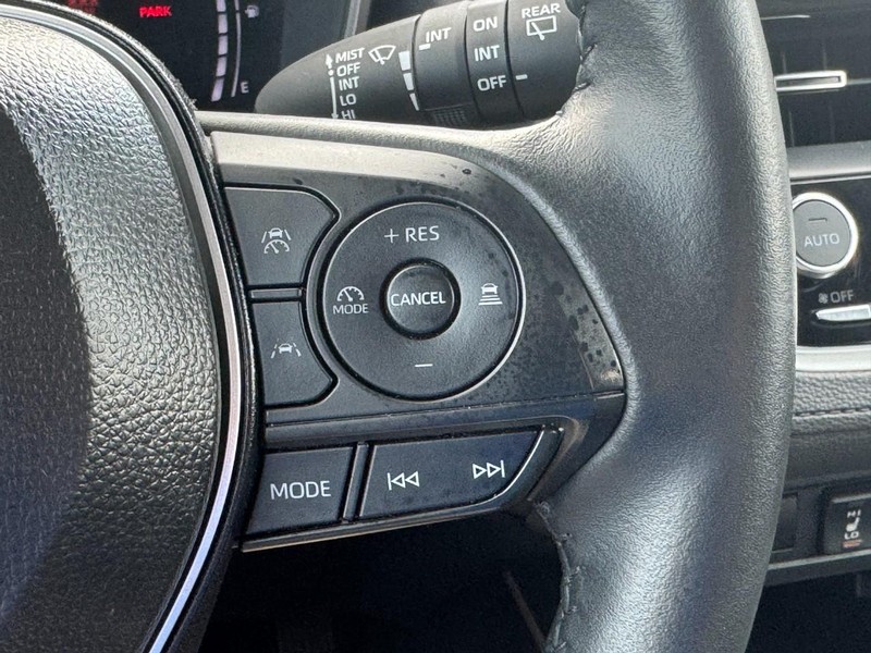 Toyota Corolla Cross Vehicle Full-screen Gallery Image 21