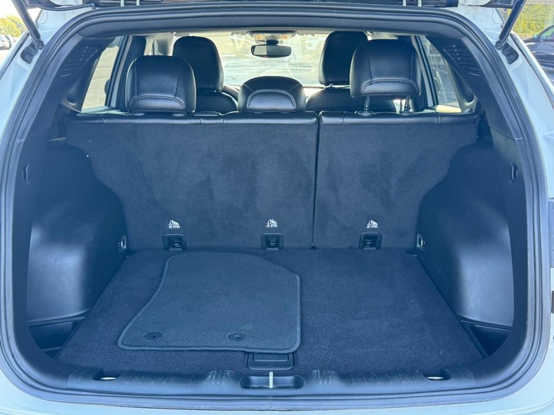 Jeep Compass Vehicle Full-screen Gallery Image 6