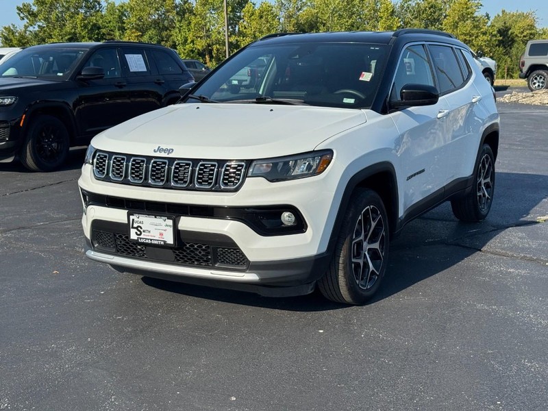 Jeep Compass Vehicle Full-screen Gallery Image 9