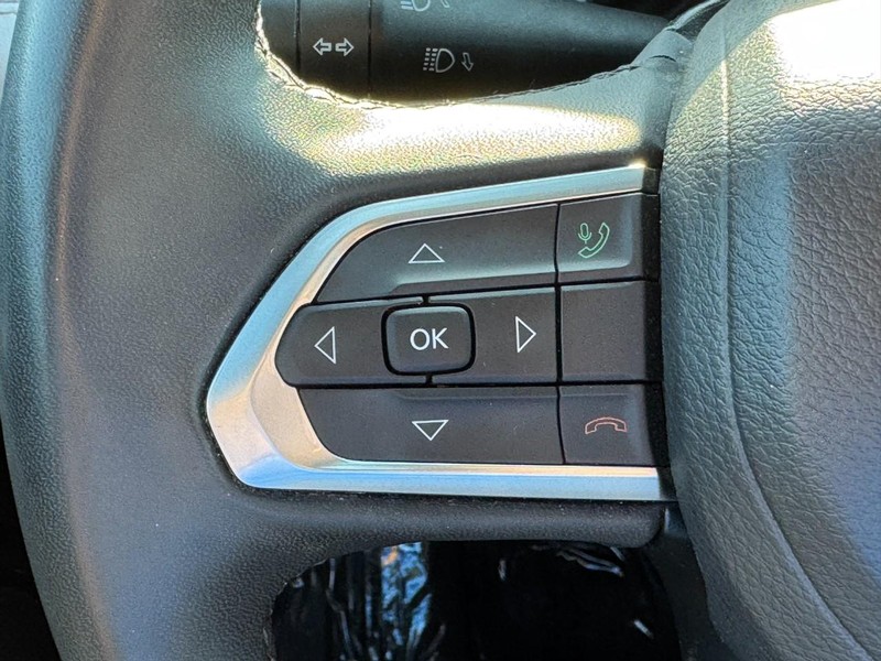 Jeep Compass Vehicle Full-screen Gallery Image 20