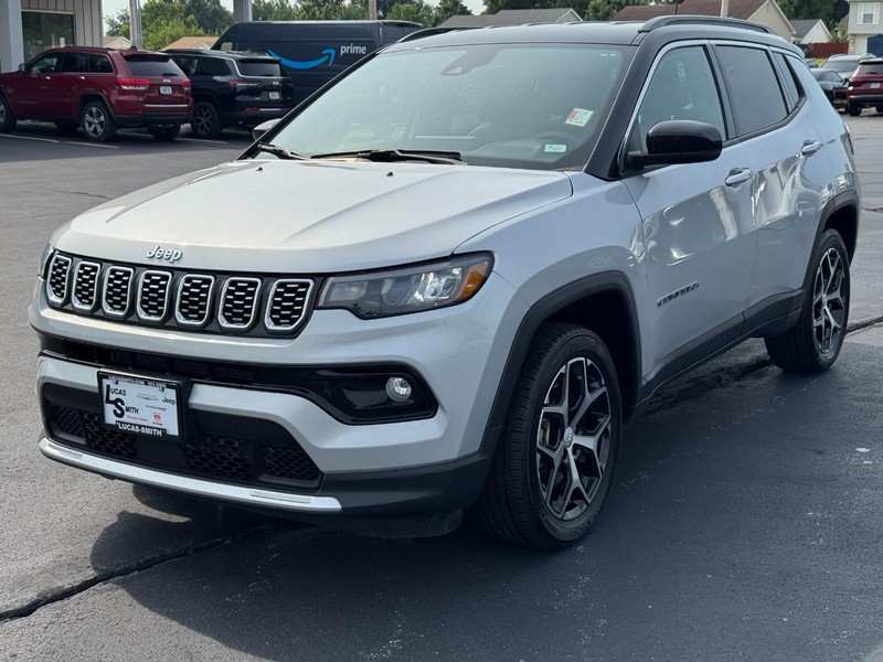 Jeep Compass Vehicle Full-screen Gallery Image 9