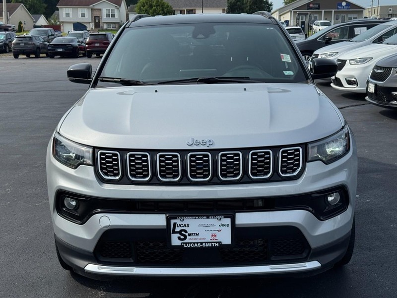 Jeep Compass Vehicle Full-screen Gallery Image 10
