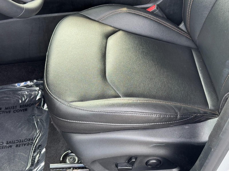 Jeep Compass Vehicle Full-screen Gallery Image 18