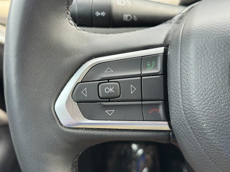 Jeep Compass Vehicle Full-screen Gallery Image 20