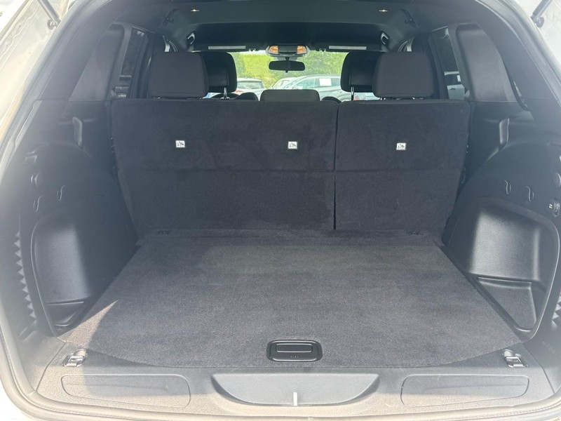 Jeep Grand Cherokee Vehicle Full-screen Gallery Image 6