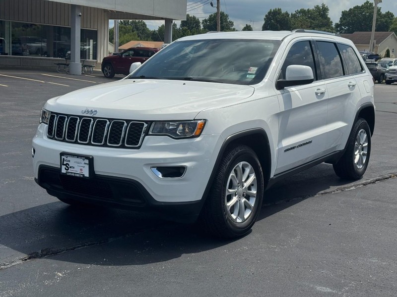 Jeep Grand Cherokee Vehicle Full-screen Gallery Image 9
