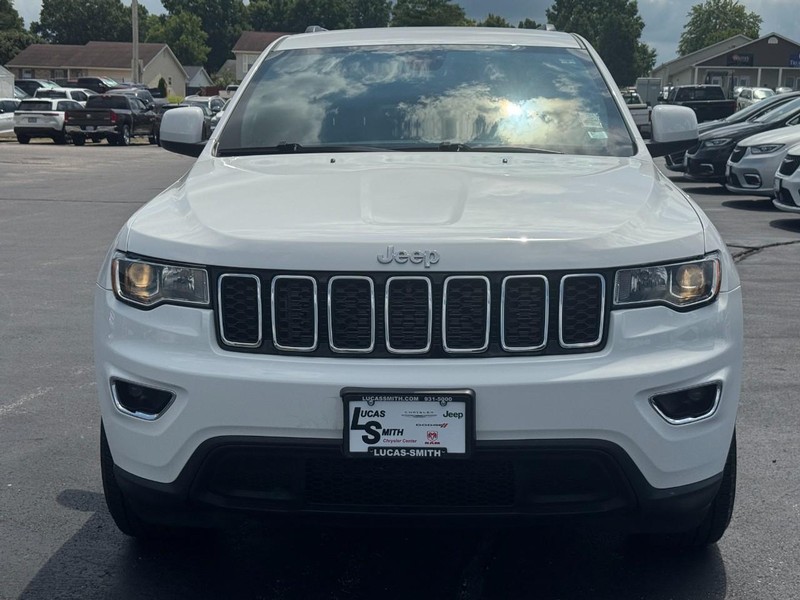 Jeep Grand Cherokee Vehicle Full-screen Gallery Image 10
