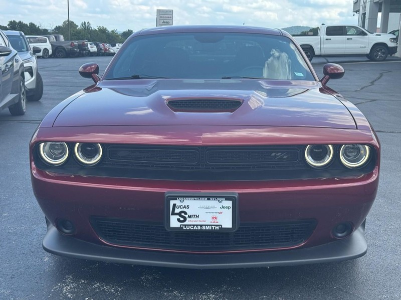 Dodge Challenger Vehicle Full-screen Gallery Image 9