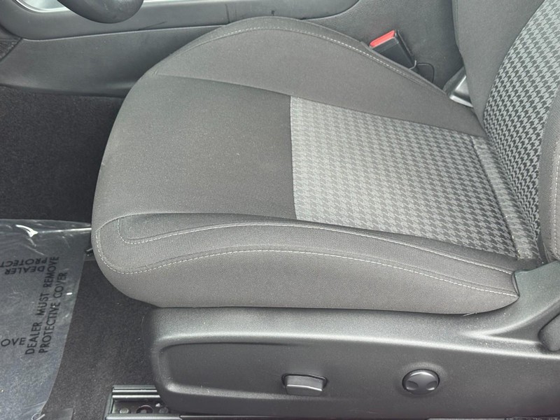 Dodge Challenger Vehicle Full-screen Gallery Image 14