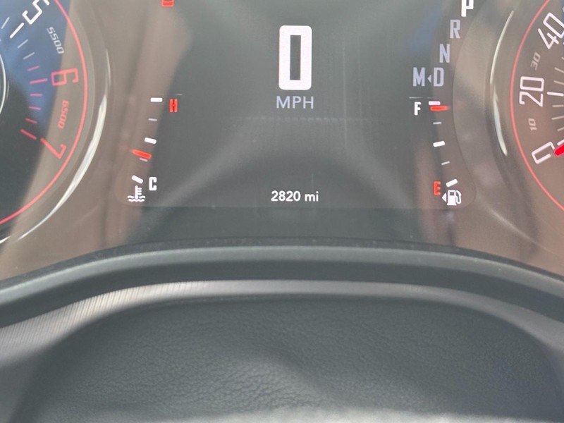 Dodge Challenger Vehicle Full-screen Gallery Image 20