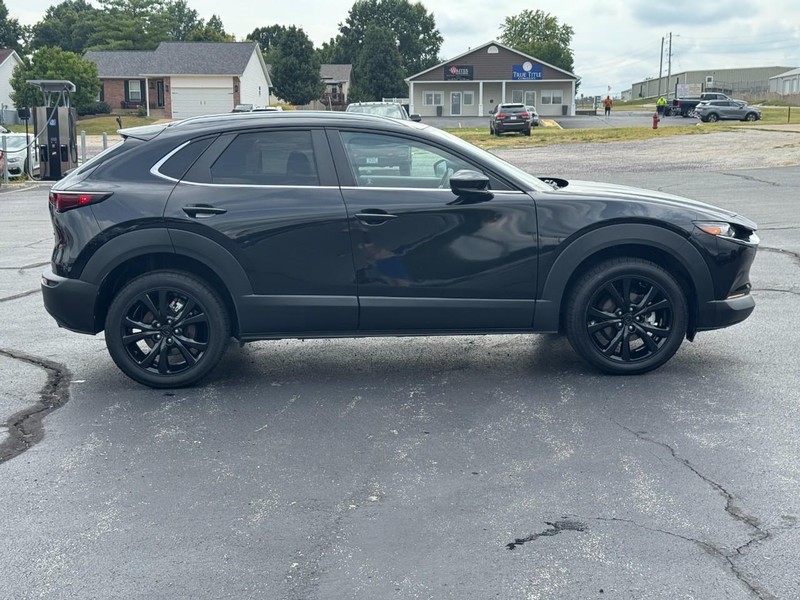 Mazda CX-30 Vehicle Full-screen Gallery Image 2