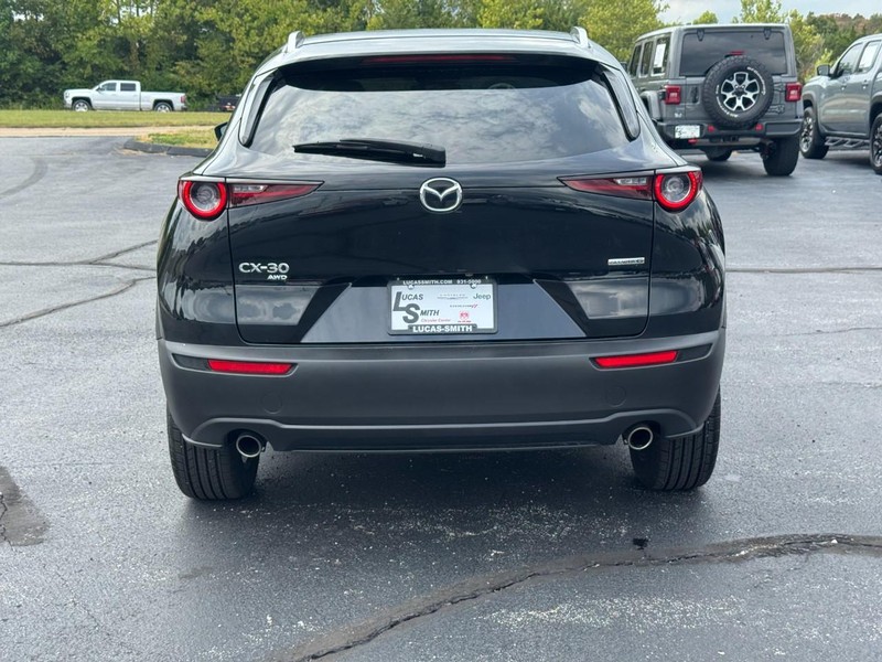 Mazda CX-30 Vehicle Full-screen Gallery Image 4