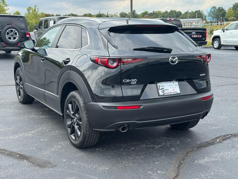 Mazda CX-30 Vehicle Full-screen Gallery Image 6