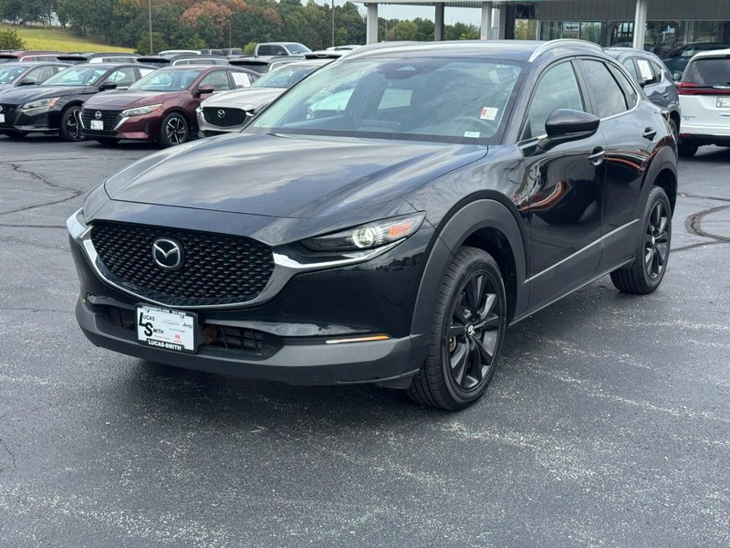 Mazda CX-30 Vehicle Full-screen Gallery Image 8