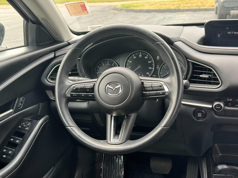 Mazda CX-30 Vehicle Full-screen Gallery Image 12